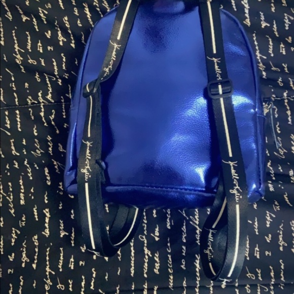 Backpack - Picture 5 of 6